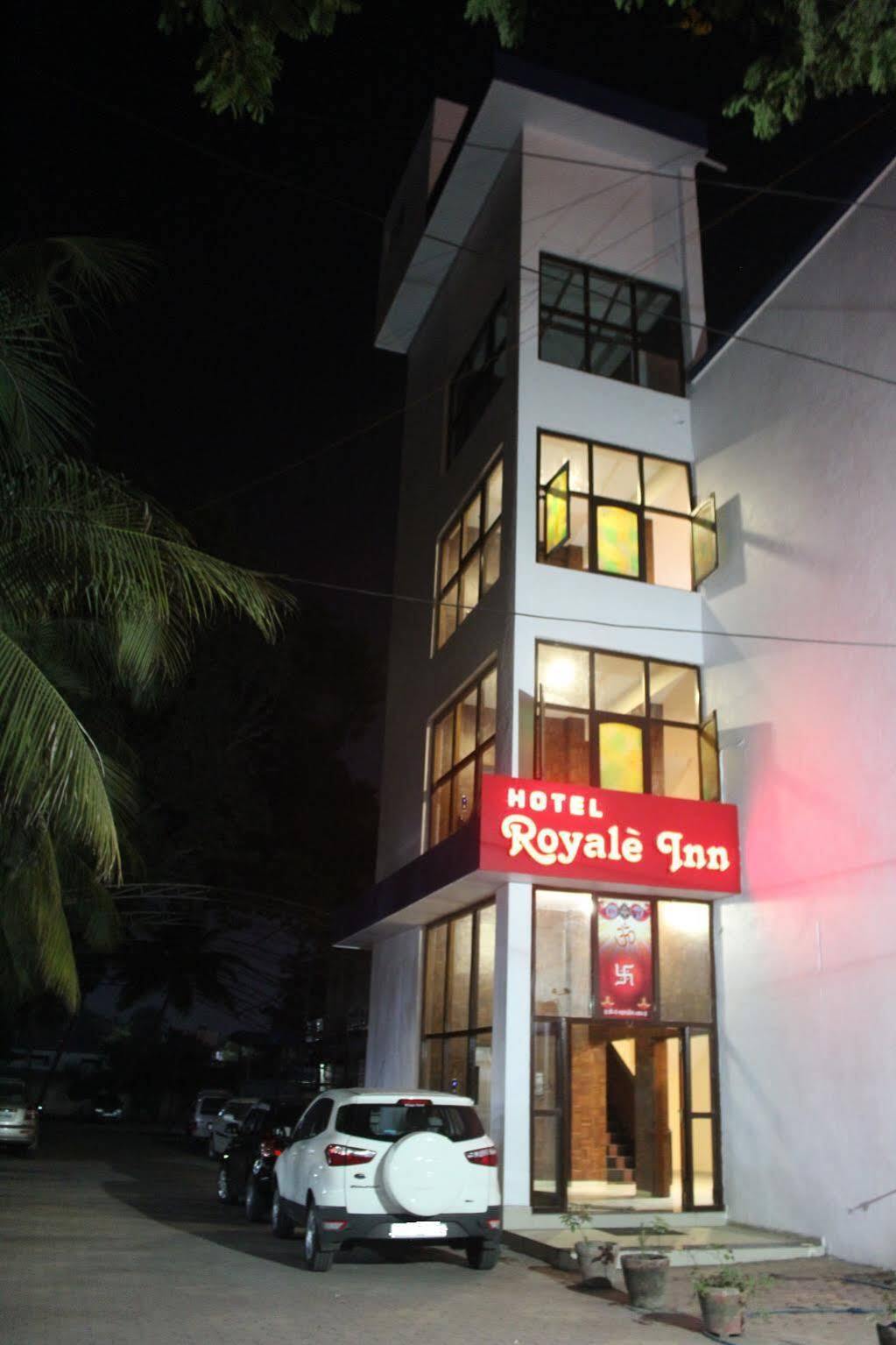 Royale Inn Vapi Exterior foto